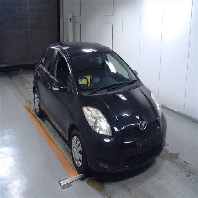 Toyota Vitz F  1300 Image